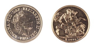 United Kingdom, Elizabeth II 2017 gold Sovereign, 22mm, 8.0g. Obv: JODY CLARK portrait of Elizabeth, right / Rev: St. George on horseback slaying the dragon, right. 200th anniversary privy mark to left of date. SC9B, unc.