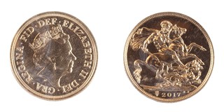 United Kingdom, Elizabeth II 2017 gold Sovereign, 22mm, 8.0g. Obv: Jody Clark portrait of Elizabeth, right / Rev: St. George on horseback slaying the dragon, right. 200th anniversary privy mark to left of date. SC9B, unc. 