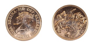 United Kingdom, Elizabeth II 2017 gold Sovereign, 22mm, 8.0g. Obv: Jody Clark portrait of Elizabeth, right / Rev: St. George on horseback slaying the dragon, right. 200th anniversary privy mark to left of date. SC9B, unc. 