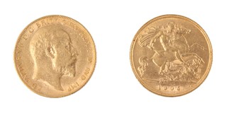 United Kingdom, Edward VII 1905 gold Half Sovereign, 19mm, 4.0g. Obv: Bare-headed bust of Edward, right / Rev: St. George on horseback slaying the dragon, right. S.3974A, 