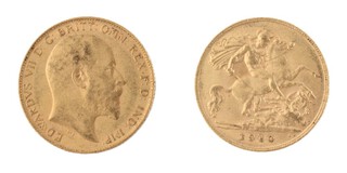 United Kingdom, Edward VII 1910 gold Half Sovereign, 19mm, 4.0g. Obv: Bare-headed bust of Edward, right / Rev: St. George on horseback slaying the dragon, right. S.3974A, 