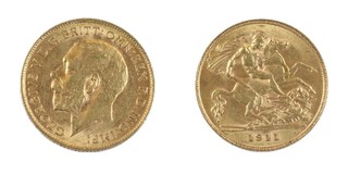 United Kingdom, George V 1911 gold Half Sovereign, 19mm, 4.0g. Obv: Uncrowned profile of George, left / Rev: St George on horseback slaying the dragon, right. S.4006 