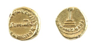 Umayyad Caliphate (Asia, North Africa, Spain), North Africa, (704-717) gold Semissis, 11mm, 2.0g, Obv: Cippus topped with globe on three steps / Rev: Inscription in margin and across field. 