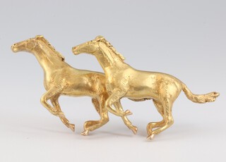 A 9ct yellow gold horse brooch, 20.2 grams, 55mm 