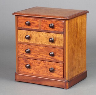 A Victorian oak apprentice chest of 2 short and 3 long drawers with turned handles 33cm h x 30cm w x 22cm d 