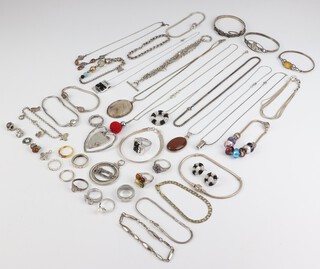 A quantity of silver mounted jewellery including bracelets, necklaces, rings etc, 424 grams 