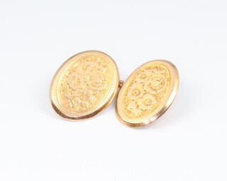 A 14ct yellow gold cufflink (1 only), 4.3 grams 