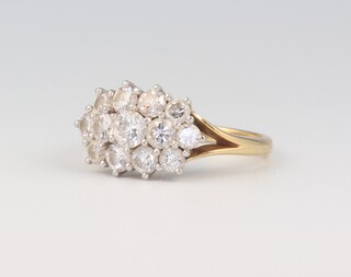 An 18ct yellow gold cluster diamond ring, approx. 1.5ct, 6.1 grams 