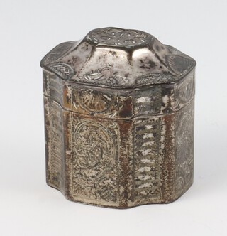 A 19th Century Dutch octagonal cashew box with scroll decoration 4cm 