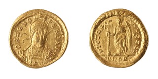 Eastern Roman Empire, Zeno, 474-491 AD, gold Solidus, 20mm, Obv: Helmeted and cuirassed bust facing, holding shield and spear / Rev: Victory holding long cross. S.21507, VF. 