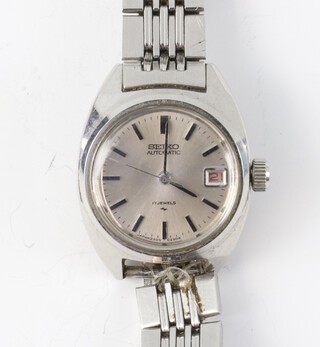 A lady's steel cased Seiko Automatic Calendar wristwatch contained in 20mm case numbered 735047 