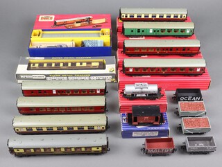 A Hornby Dublo 2400 T.P.O mail van train set boxed, 4 Hornby Dublo carriages - 4052, 4053, 4055 and 4060, all boxed together with a collection of various rolling stock  