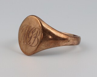 A gentleman's 9ct yellow gold signet ring with engraved monogram, 4.6 grams, size U 