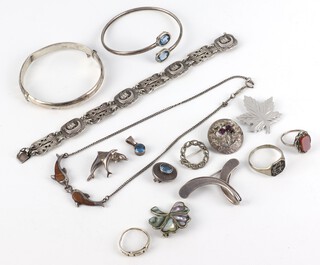 A Scottish silver bangle and a quantity of vintage silver jewellery, gross weight 94 grams 