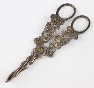 A pair of George IV silver grape scissors with vinous handles, London 1825, maker Charles Rawlings 98 grams 