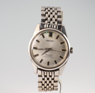 A gentleman's vintage steel cased Seiko Sea Horse automatic wristwatch, 35mm on a replacement bracelet, the movement numbered 66A, the case numbered 53011023 