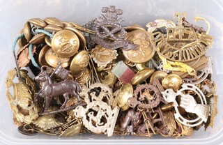 Two Royal Army Veterinary Corps collar dogs, 2 ditto Sweetheart brooches, an Imperial Service College cap badge, a City of London Territorial Royal Field Artillery metal shoulder title, a British Services Tattoo Dortmund badge 1947 and other badges and buttons 