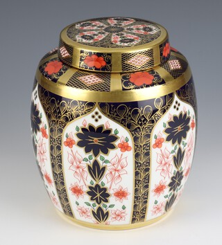 A Royal Crown Derby Imari pattern  ginger jar and cover 1128/L11 18cm 