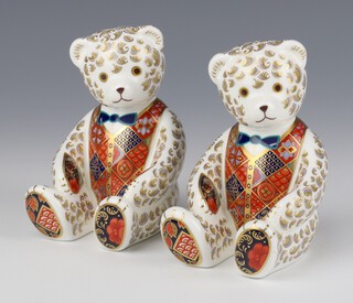 A pair of Royal Crown Derby Imari pattern  paperweights in the form of seated bears LX1 and LX11 (the 1st with gold stopper, the 2nd a second) 12cm 