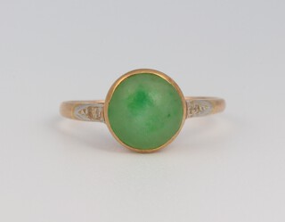 A 9ct yellow gold  and green hardstone ring size L 1/2, 1.8 grams 