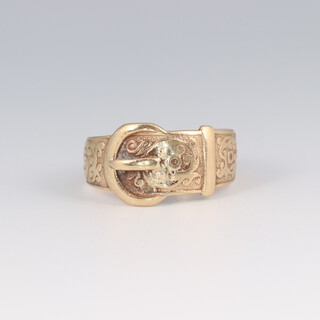 A 9ct yellow gold buckle ring size O, 3.5 grams