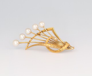 A 9ct yellow gold spray pearl brooch 6.1 grams 