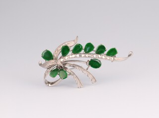 A 9ct white gold gem set spray brooch, 5 grams 