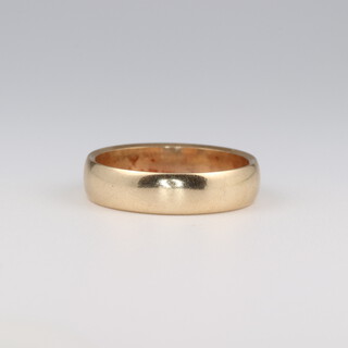 A 9ct yellow gold wedding band, size P 1/2, 4.5 grams 