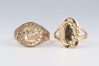 Two 9ct yellow gold signet rings sizes L 1/2 and O, 4 grams 