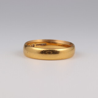A 22ct yellow gold wedding band size N 4.3 grams 