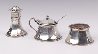 A silver 3 piece cruet set Birmingham 1926, 100 grams 