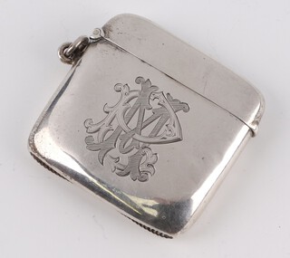 An Edwardian silver vesta with engraved monogram Birmingham 1904 38 grams, 5.5cm 