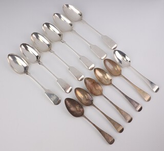 A pair of Edwardian silver Old English serving spoons with engraved monogram London 1901, 4 others and 6 dessert spoons, 696 grams 