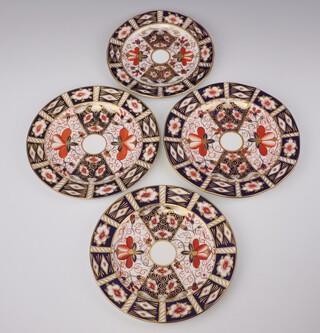 Four Victorian Royal Crown Derby Imari pattern porcelain plates, 2451 18cm 
