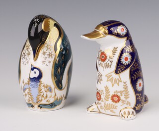 A Royal Crown Derby Imari pattern paperweight in the form of a Duck Billed Platypus LIII with silver stopper 12cm, ditto penguin with chick MMII silver stopper (2nd) 12cm 