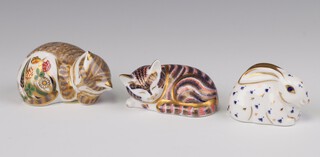 Royal Crown Derby Imari pattern paperweights - Cottage Garden Kitten MMII 5cm, sleeping cat LVI 4cm, seated rabbit LVI, all with gold stoppers 4cm 
