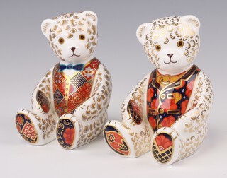 A Royal Crown Derby Imari pattern paperweight Exclusive for The Royal Crown Derby Collectors Guild 1997 in the form of a seated bear with gold stopper 12cm and 1 other MMVII with gold stopper 12cm, both boxed 
