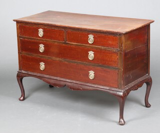 An Edwardian inlaid mahogany chest of 2 short and 3 long drawers, raised on cabriole supports 76cm h x 103cm w x 52cm d 