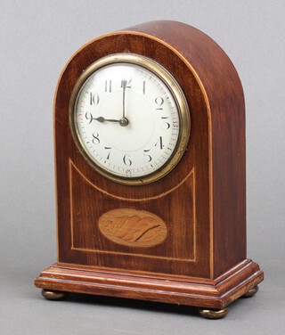 An Edwardian inlaid mahogany dome topped mantel timepiece on brass bun feet 20cm 