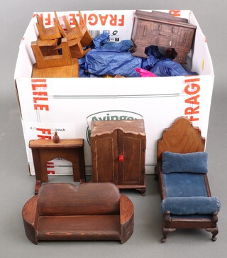 A quantity of mid-Century dolls house furniture 