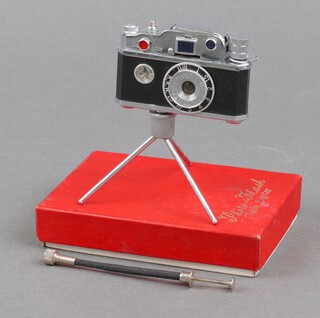 A Photo Flash table lighter, boxed 