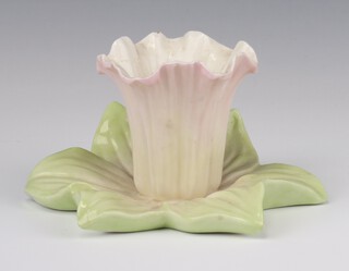 A Royal Worcester early 20th Century posy vase modelled as a daffodil numbered G103 8.5cm 