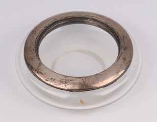 An Edwardian silver mounted shallow glass dish, rubbed marks, 8cm 