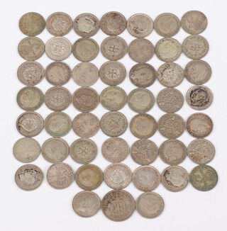A quantity of pre 1947 three pences, 73 grams, dating from 1916 to 1940 