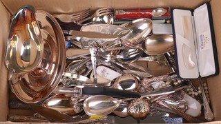 A quantity of silver plated table flatware 