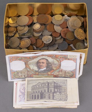 A quantity of minor European coins and bank notes 