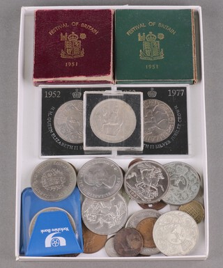 A quantity of minor commemorative coins and and crowns 