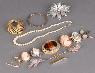 A silver filigree brooch and other items of vintage costume jewellery 
