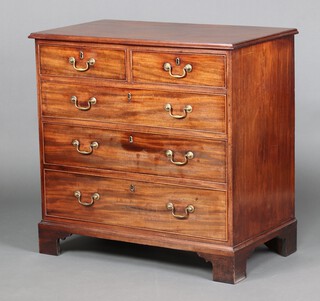 A Georgian mahogany chest of 2 short and 3 long drawers with brass swan neck drop handles, raised on bracket feet 93cm h x 95cm w x 54cm d 