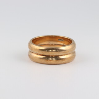 A 9ct yellow gold double wedding band, size M, 7.5 grams 